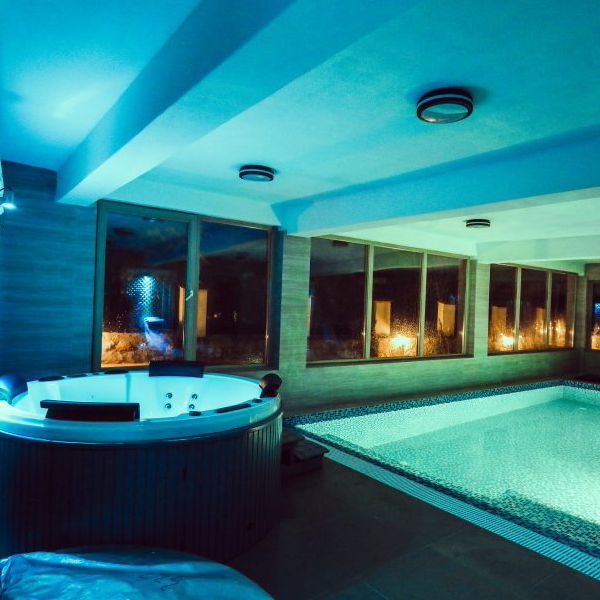 relaxare-weekend-jacuzzi-jojo-imperial